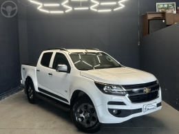 CHEVROLET - S10 2.8 LS 4X4 CD 16V TURBO DIESEL 4P MANUAL - 2017/2018 - BRANCA - R$ 128.000,00