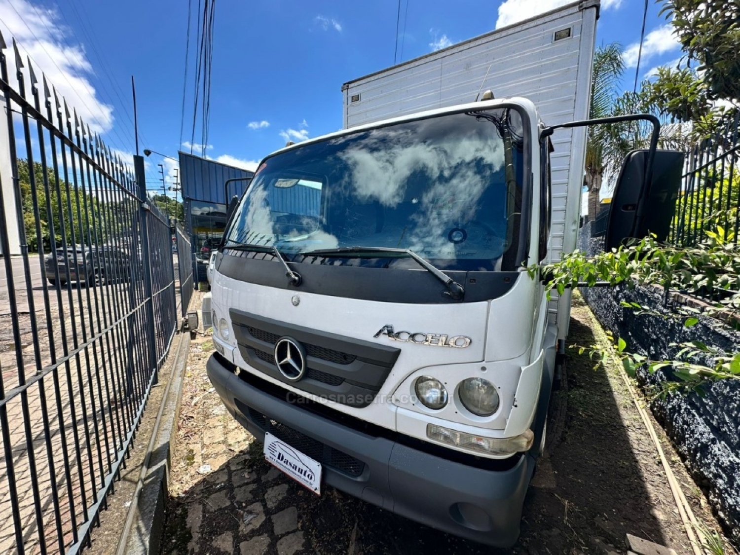 MERCEDES-BENZ - ACCELO 815 - 2015/2016 - Branca - R$ 268.000,00