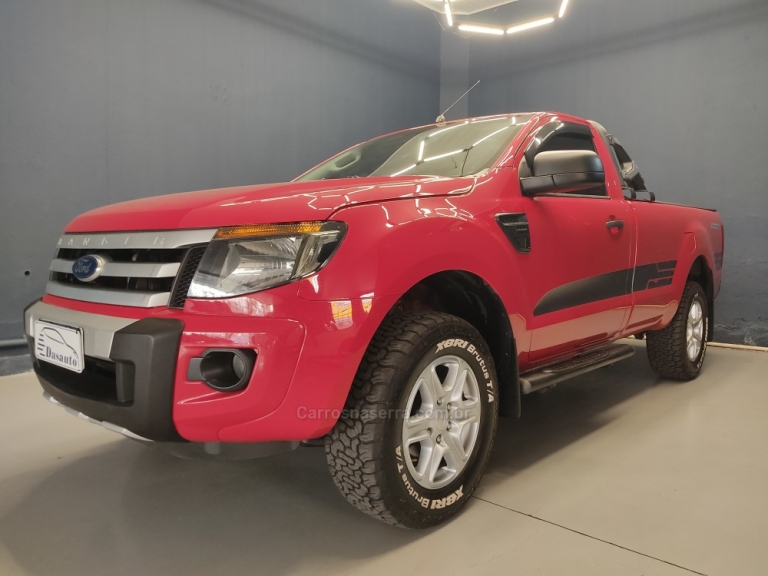 FORD - RANGER - 2015/2015 - Vermelha - R$ 88.000,00