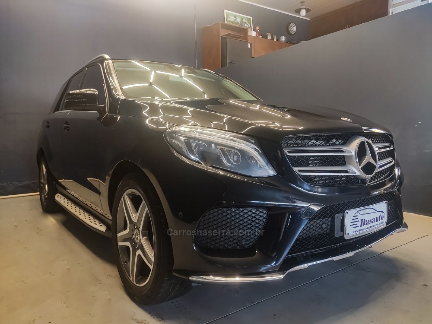 MERCEDES-BENZ - GLE 350D - 2017/2018 - Preta - R$ 228.000,00