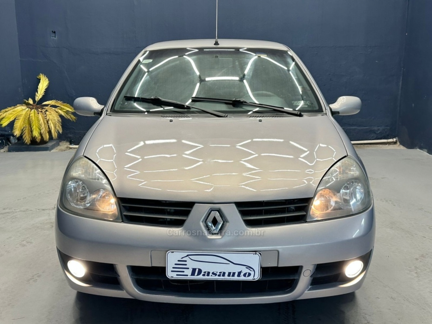 RENAULT - CLIO - 2007/2008 - Bege - R$ 28.000,00