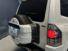 MITSUBISHI - PAJERO FULL - 2012/2013 - Branca - R$ 120.000,00