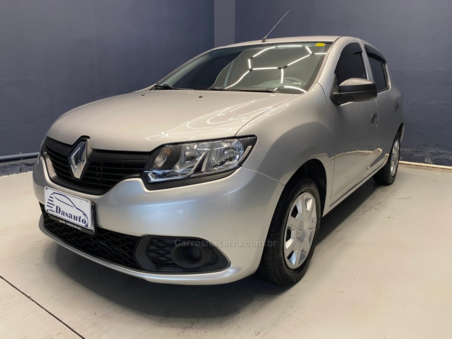 RENAULT - SANDERO - 2017/2018 - Prata - R$ 43.000,00