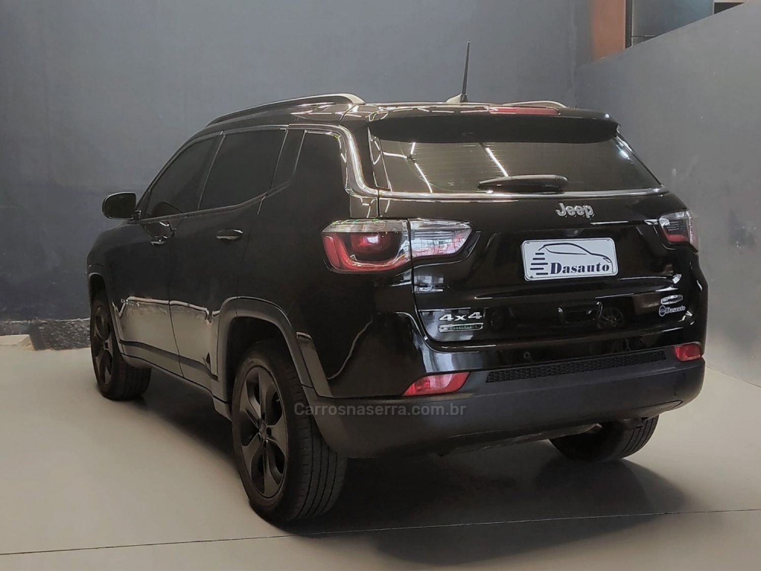 JEEP - COMPASS - 2017/2018 - Preta - R$ 103.800,00