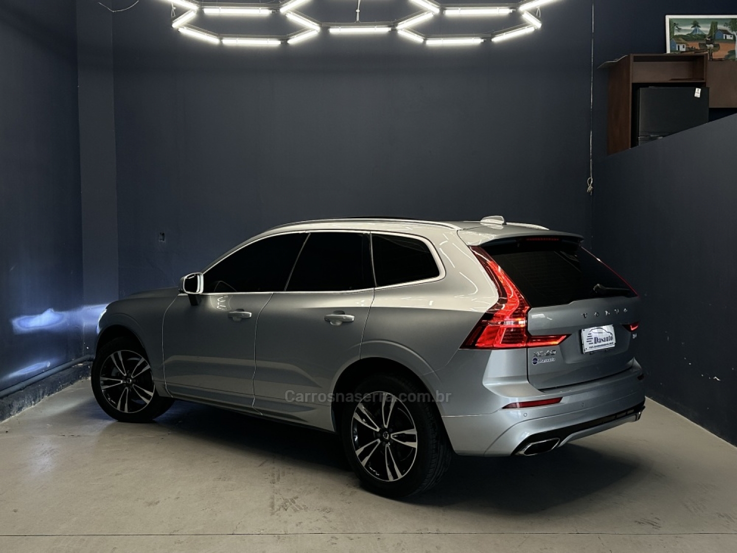 VOLVO - XC60 - 2017/2018 - Prata - R$ 178.000,00