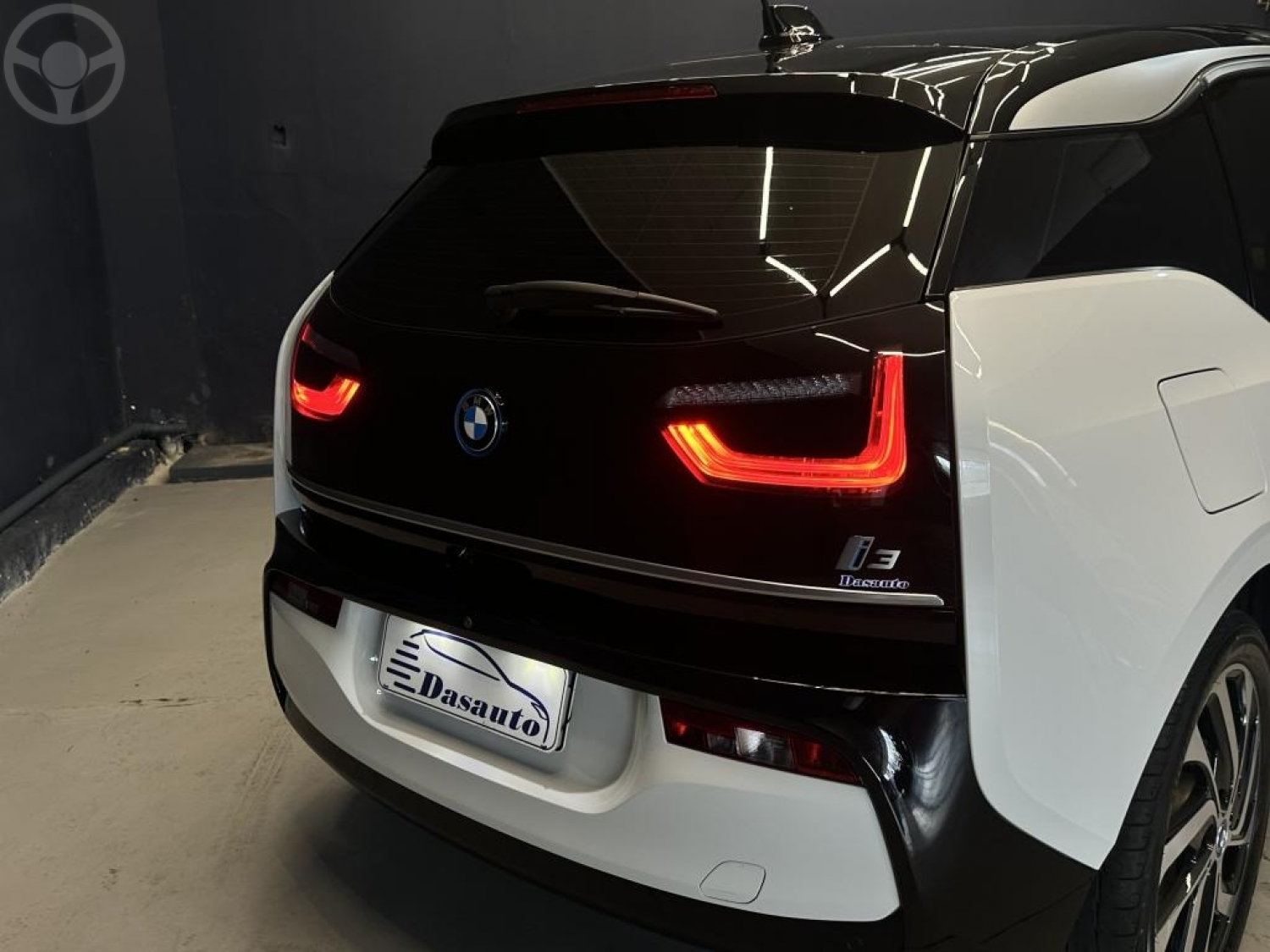 BMW - I3 BEV FULL ELÉTRICO 4P AUTOMÁTICO - 2021/2021 - BRANCA - R$ 240.000,00