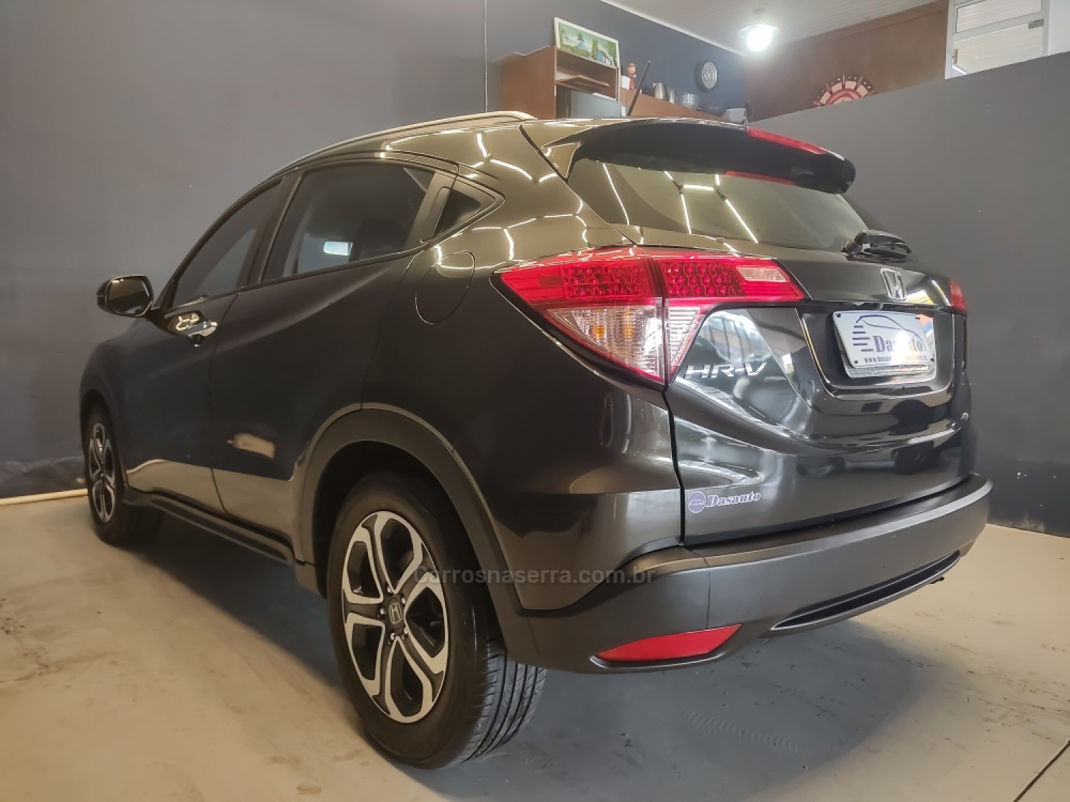 HONDA - HR-V - 2015/2016 - Marrom - R$ 88.800,00