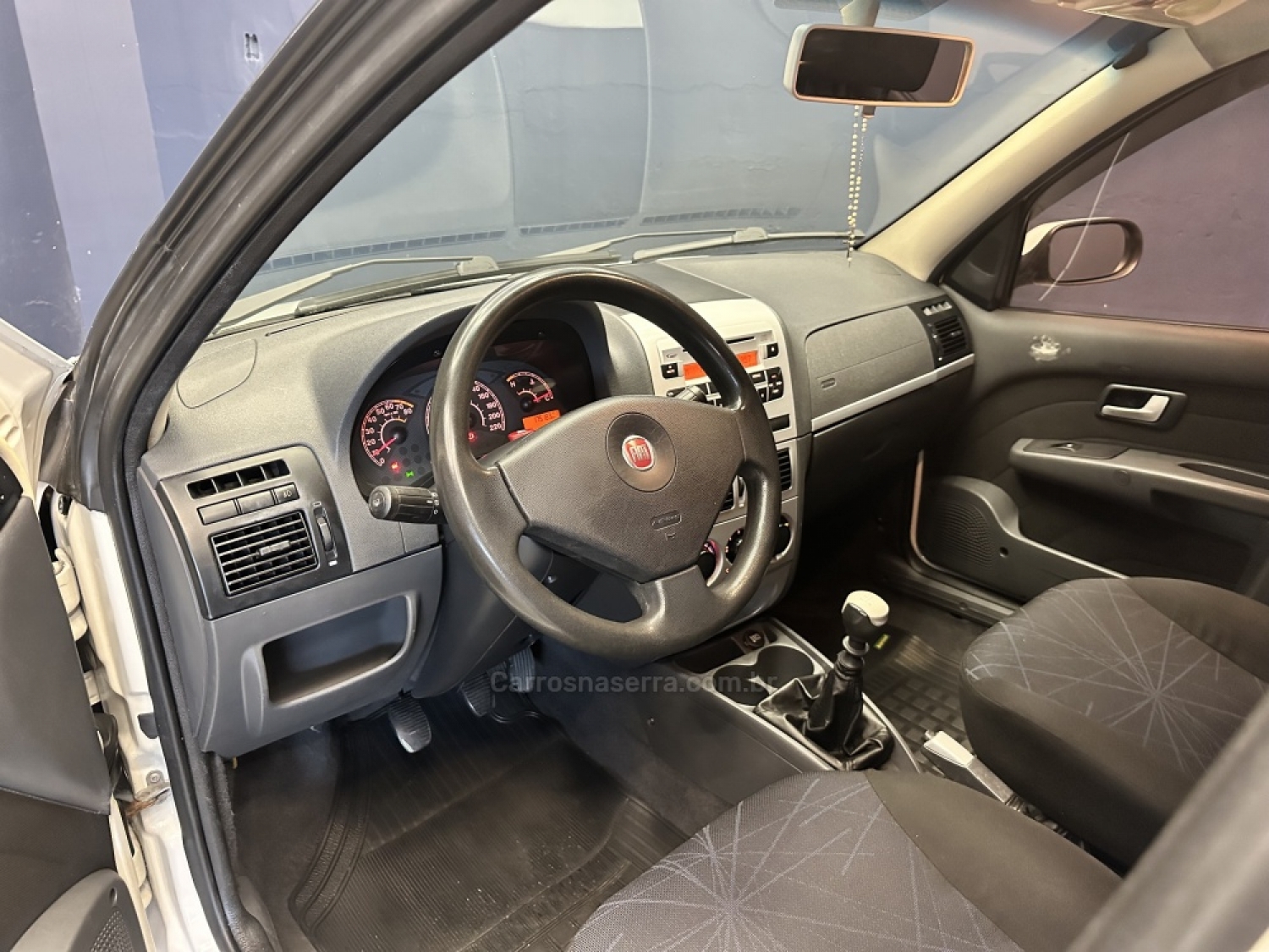 FIAT - PALIO - 2009/2010 - Branca - R$ 31.800,00