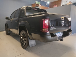 VOLKSWAGEN - AMAROK - 2022/2023 - Preta - R$ 238.000,00