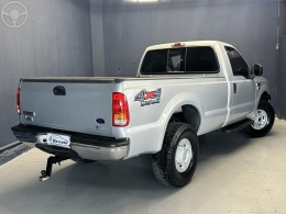 FORD - F-250 3.9 XLT MAX POWER 4X4 CS DIESEL 2P MANUAL - 2006/2007 - PRATA - R$ 158.000,00