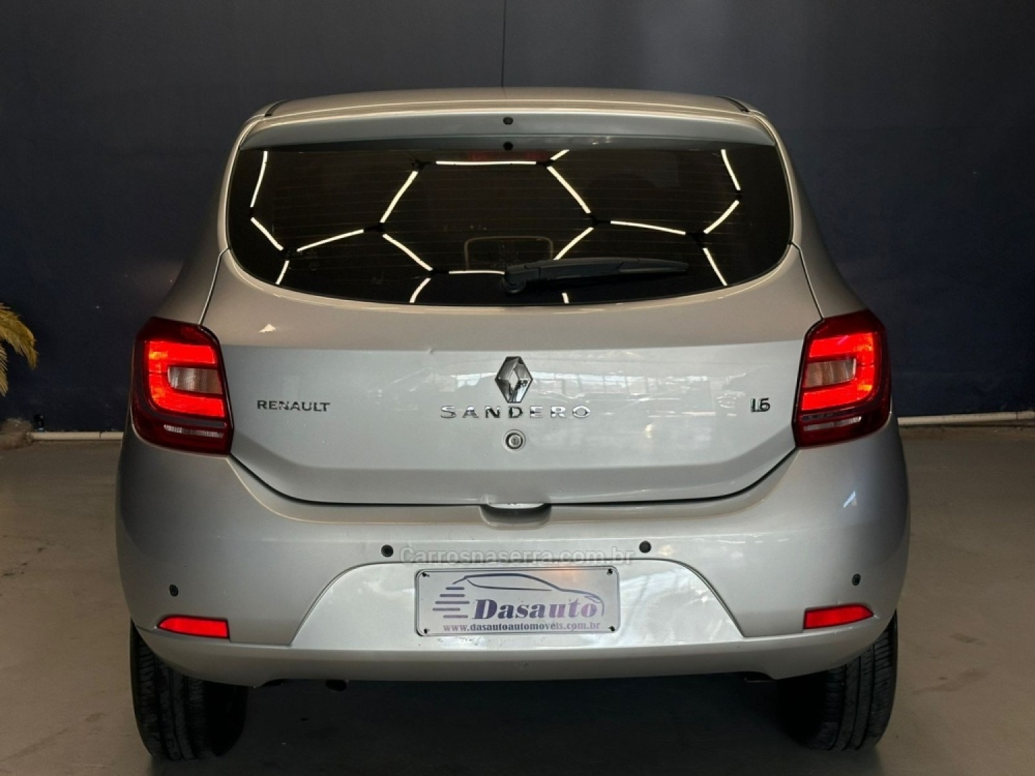 RENAULT - SANDERO - 2014/2015 - Prata - R$ 39.800,00