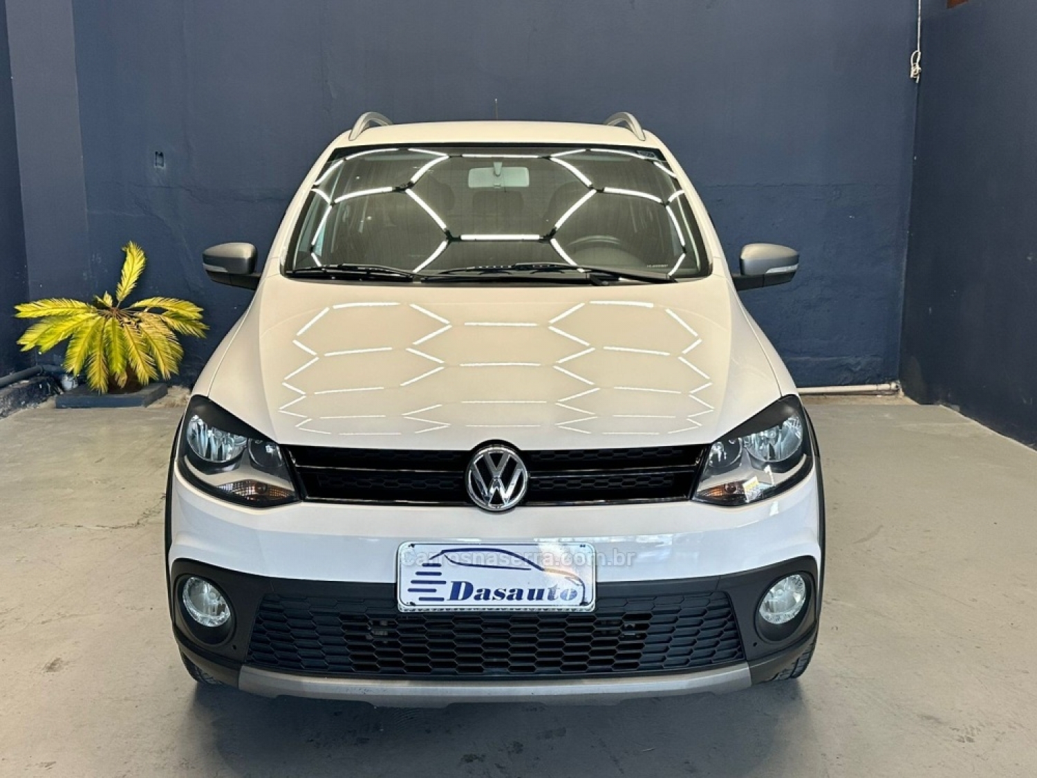 VOLKSWAGEN - CROSSFOX - 2012/2012 - Branca - R$ 43.000,00