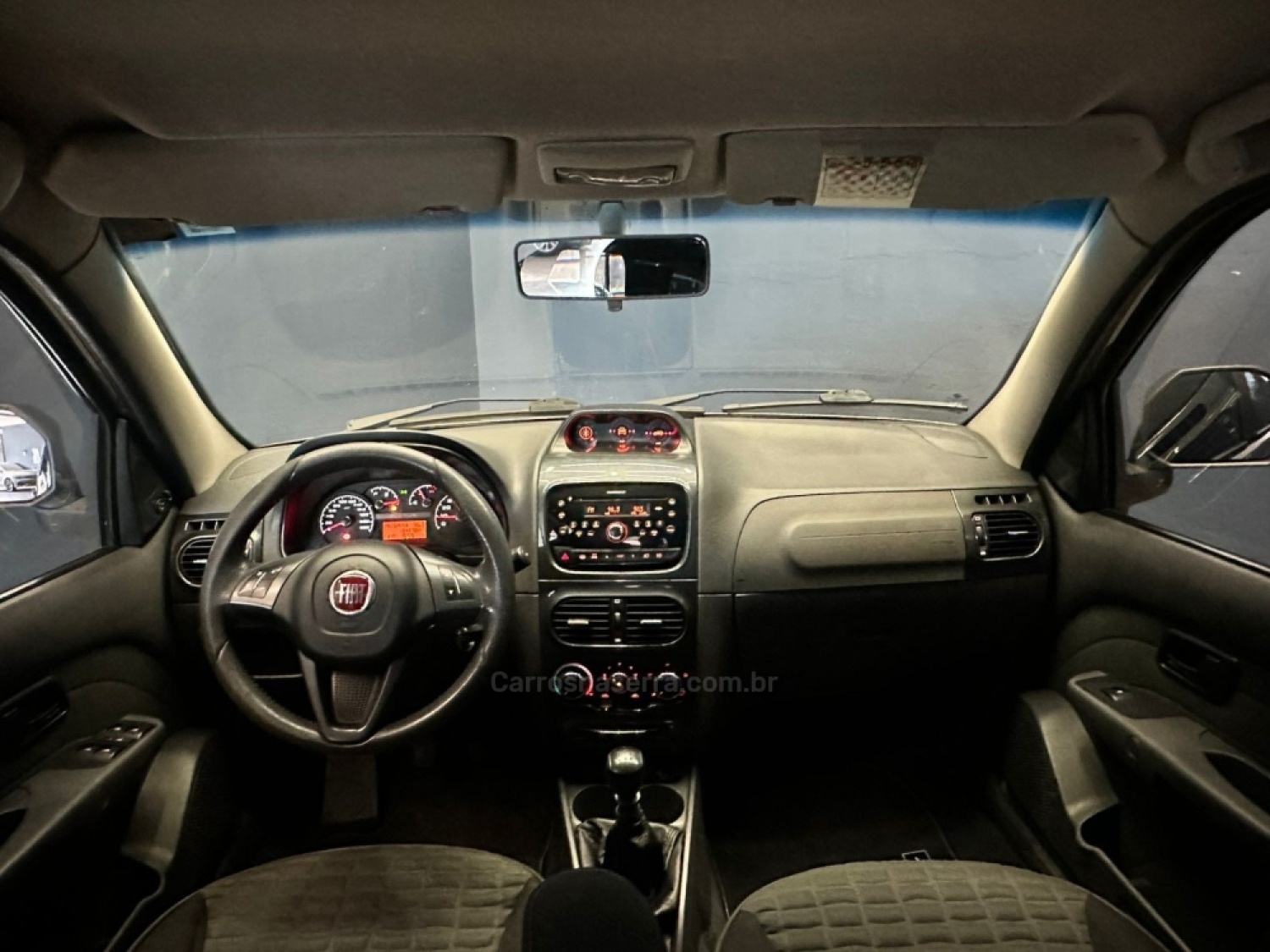 FIAT - PALIO - 2015/2015 - Cinza - R$ 53.800,00