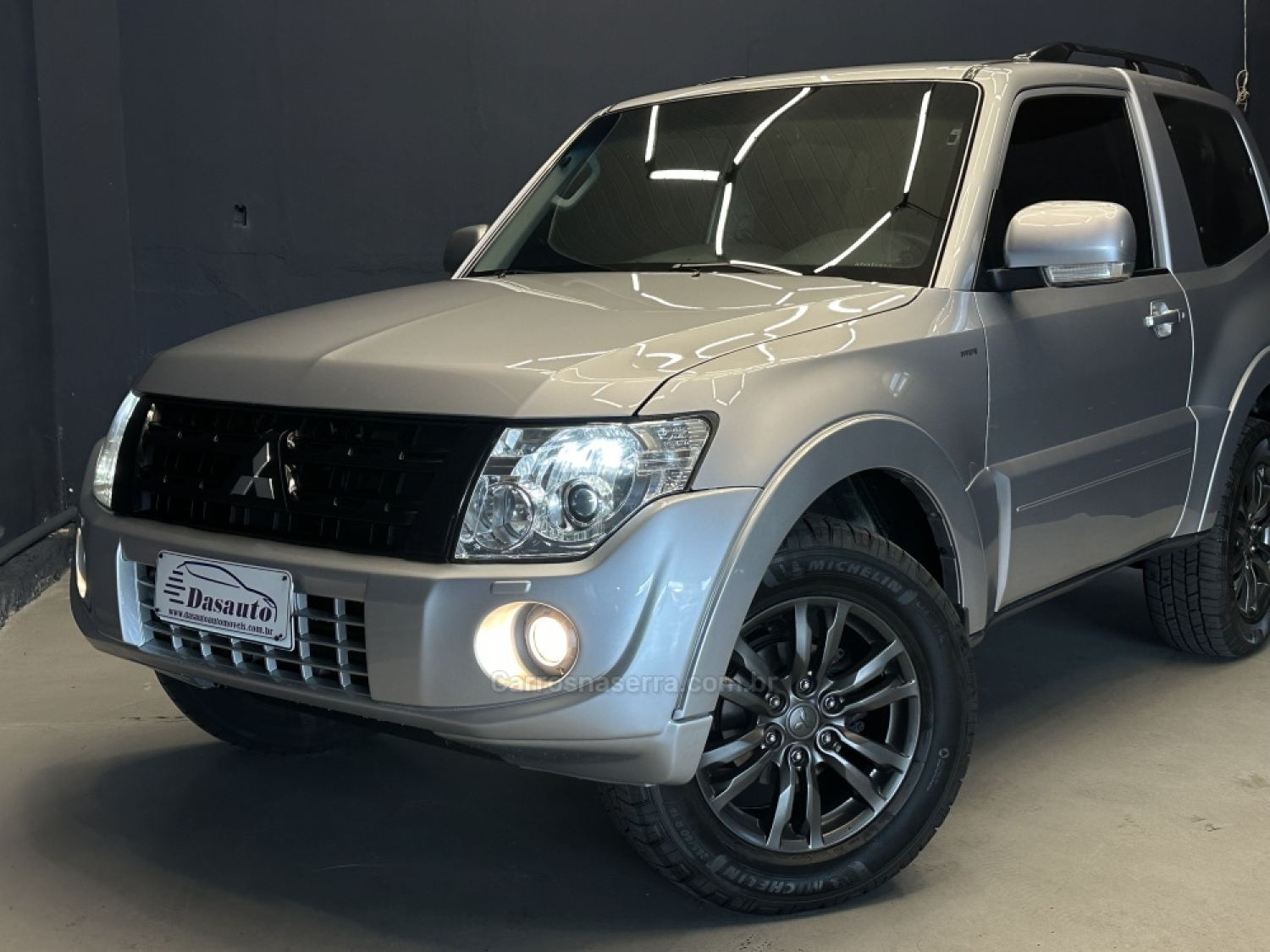 MITSUBISHI - PAJERO FULL - 2011/2012 - Prata - R$ 138.000,00