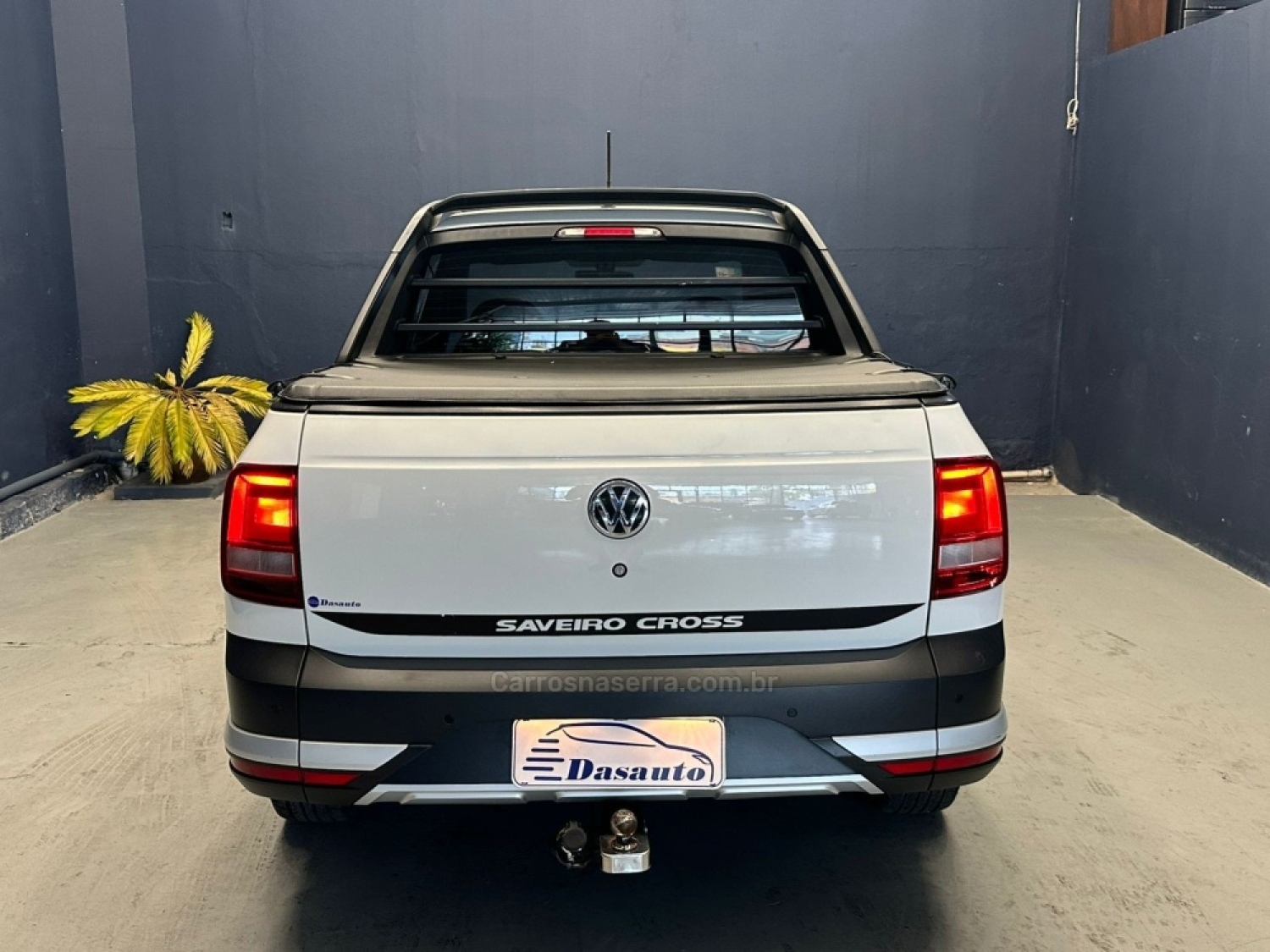 VOLKSWAGEN - SAVEIRO - 2019/2020 - Branca - R$ 89.000,00