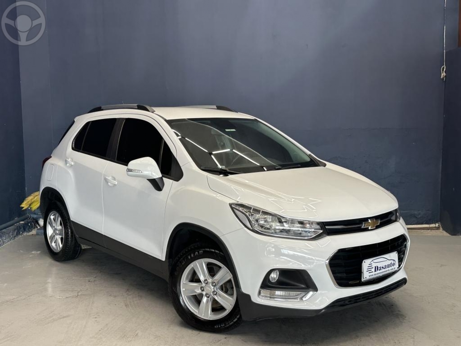 CHEVROLET - TRACKER 1.4 16V TURBO FLEX LT AUTOMÁTICO - 2017/2018 - BRANCA - R$ 81.800,00