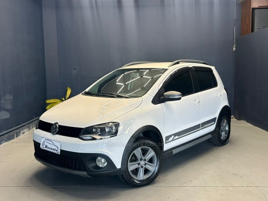 VOLKSWAGEN - CROSSFOX - 2012/2012 - Branca - R$ 43.000,00