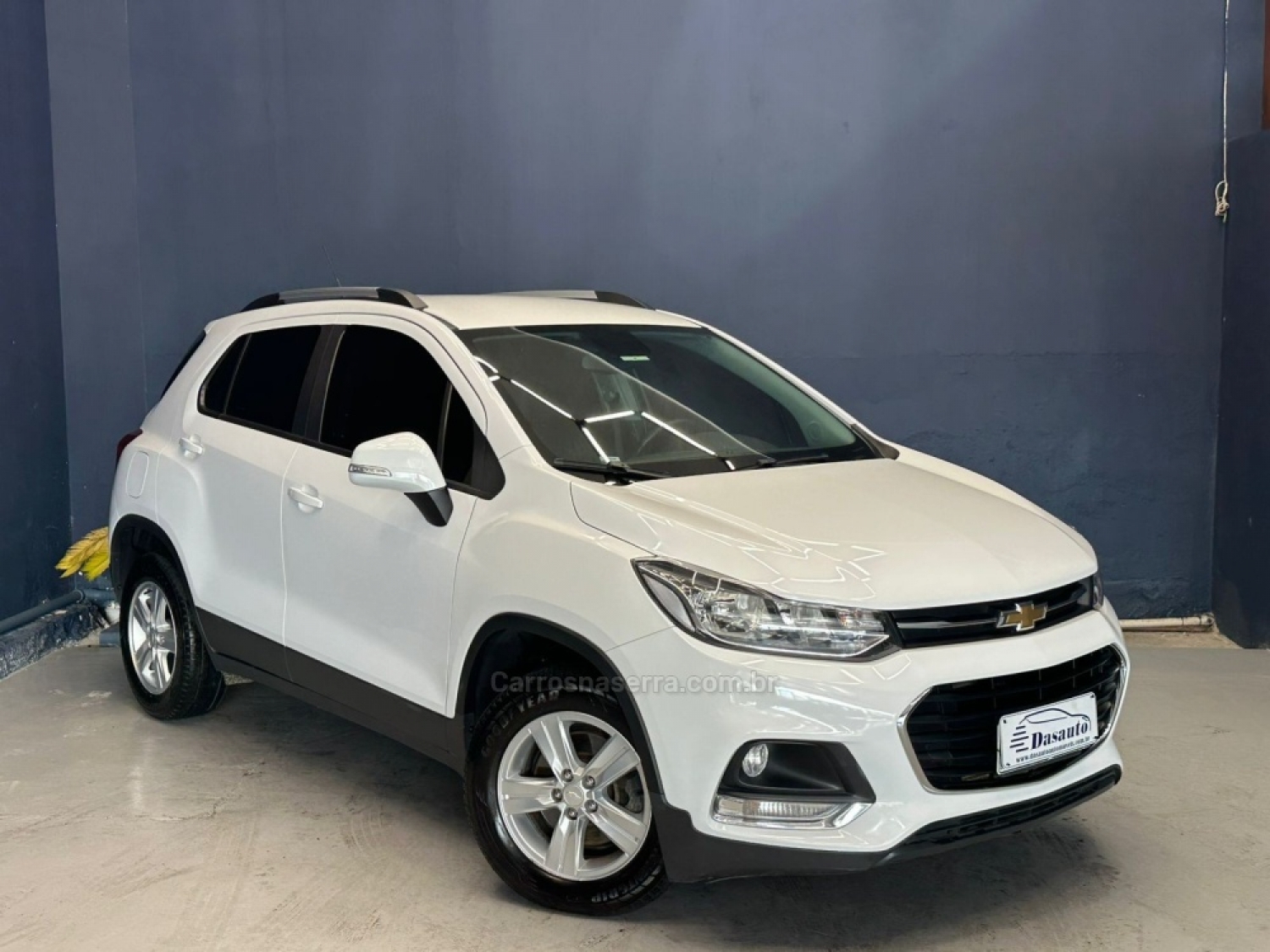 CHEVROLET - TRACKER - 2017/2018 - Branca - R$ 84.000,00