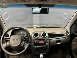 FORD - KA 1.0 MPI 8V FLEX 2P MANUAL - 2012/2012 - PRETA - R$ 29.800,00