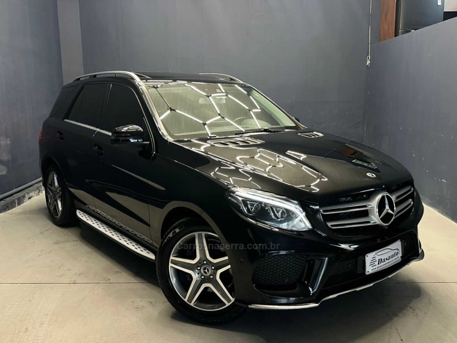 MERCEDES-BENZ - GLE 350D - 2017/2018 - Preta - R$ 228.000,00