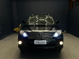 TOYOTA - HILUX SW4 - 2012/2012 - Preta - R$ 143.800,00