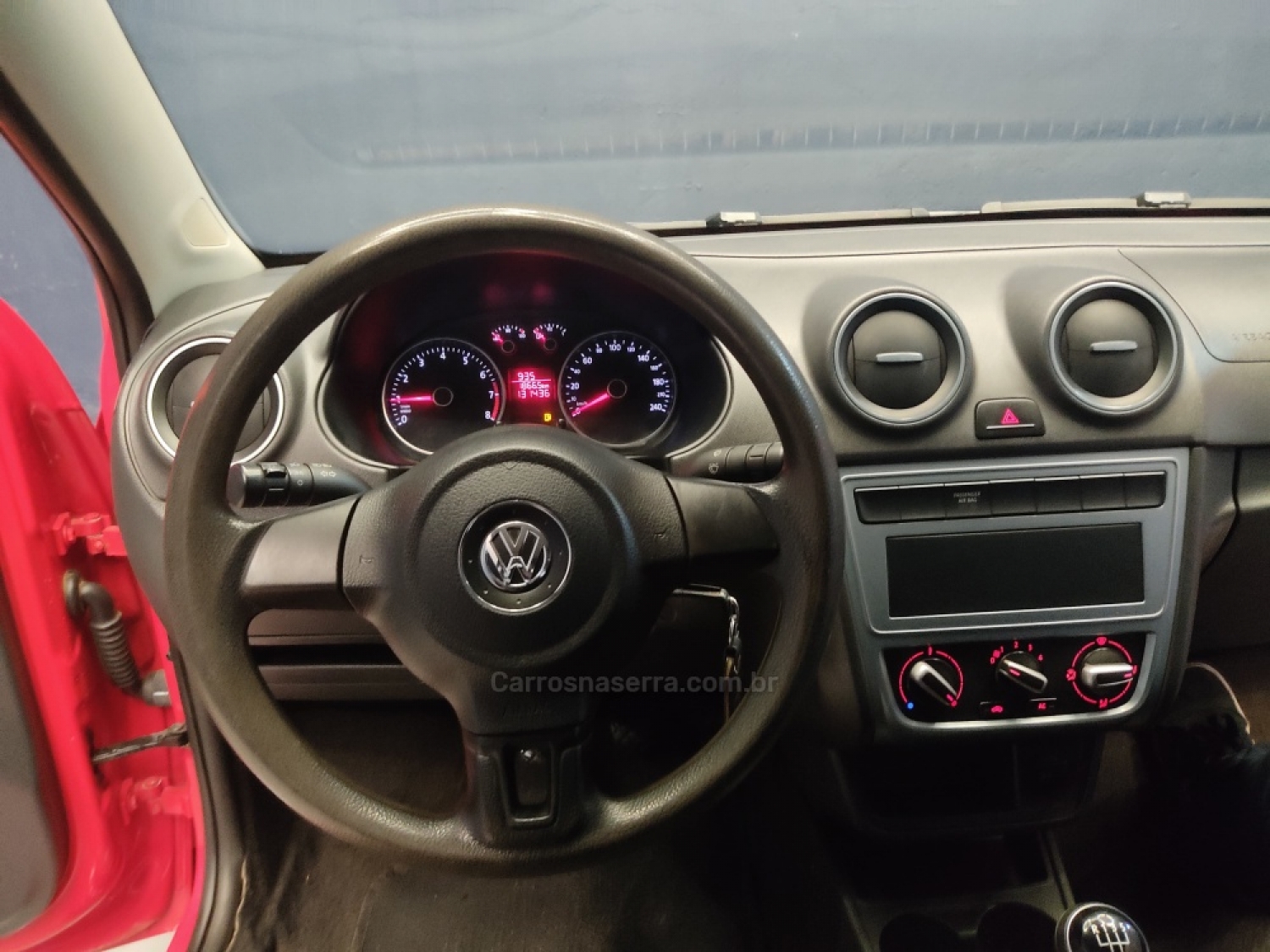 VOLKSWAGEN - SAVEIRO - 2014/2015 - Vermelha - R$ 48.000,00