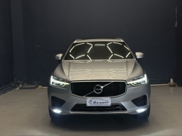 VOLVO - XC60 - 2017/2018 - Prata - R$ 178.000,00