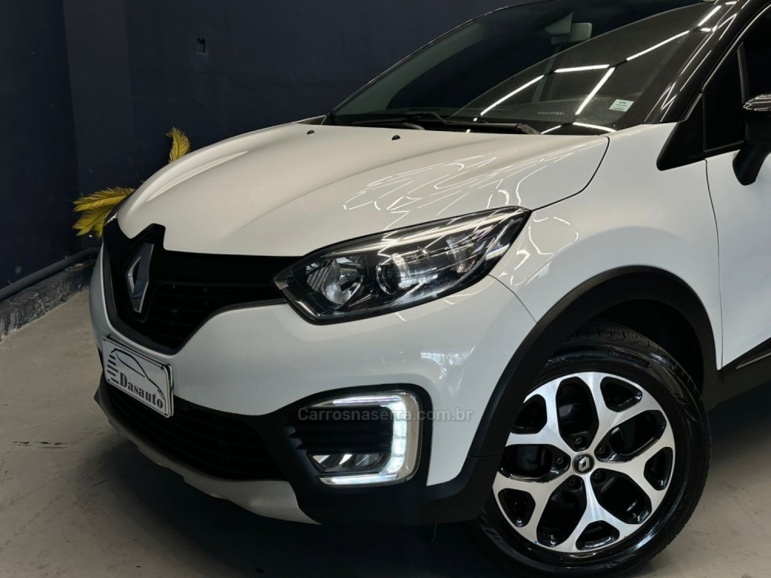 RENAULT - CAPTUR - 2018/2018 - Branca - R$ 78.000,00