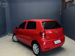 VOLKSWAGEN - FOX 1.0 MI 8V FLEX 4P MANUAL - 2011/2012 - VERMELHA - R$ 32.800,00