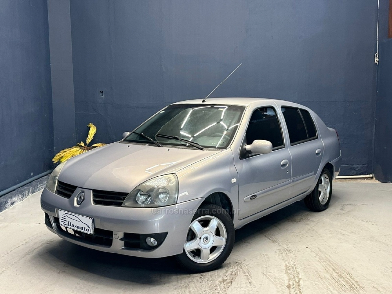 RENAULT - CLIO - 2007/2008 - Bege - R$ 28.000,00