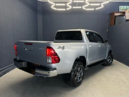 TOYOTA - HILUX - 2025/2025 - Prata - R$ 265.000,00