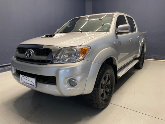 TOYOTA - HILUX - 2006/2006 - Prata - R$ 98.000,00