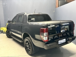 FORD - RANGER 2.2 BLACK 4X2 CD 16V DIESEL 4P AUTOMÁTICO - 2021/2022 - PRETA - R$ 168.000,00