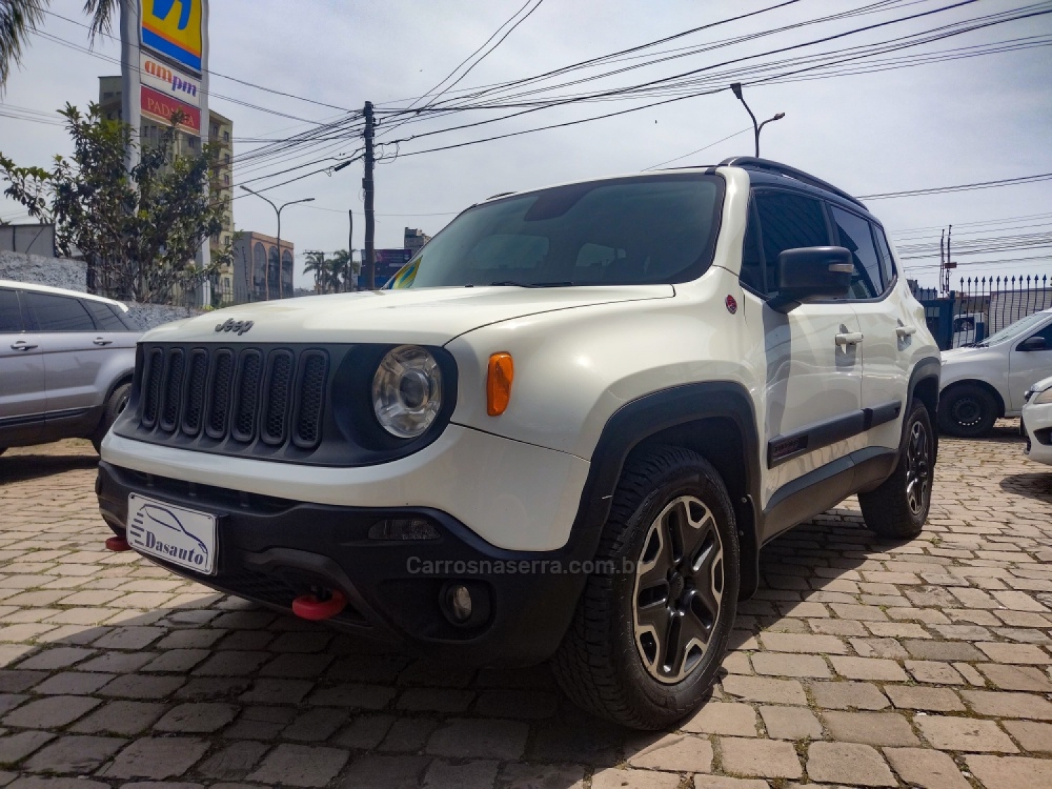 JEEP - RENEGADE - 2015/2016 - Branca - R$ 88.000,00