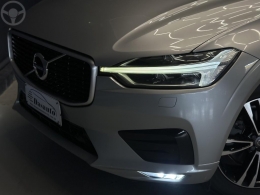 VOLVO - XC60 2.0 T5 R DESIGN TURBO 4P AUTOMÁTICO - 2017/2018 - PRATA - R$ 178.000,00