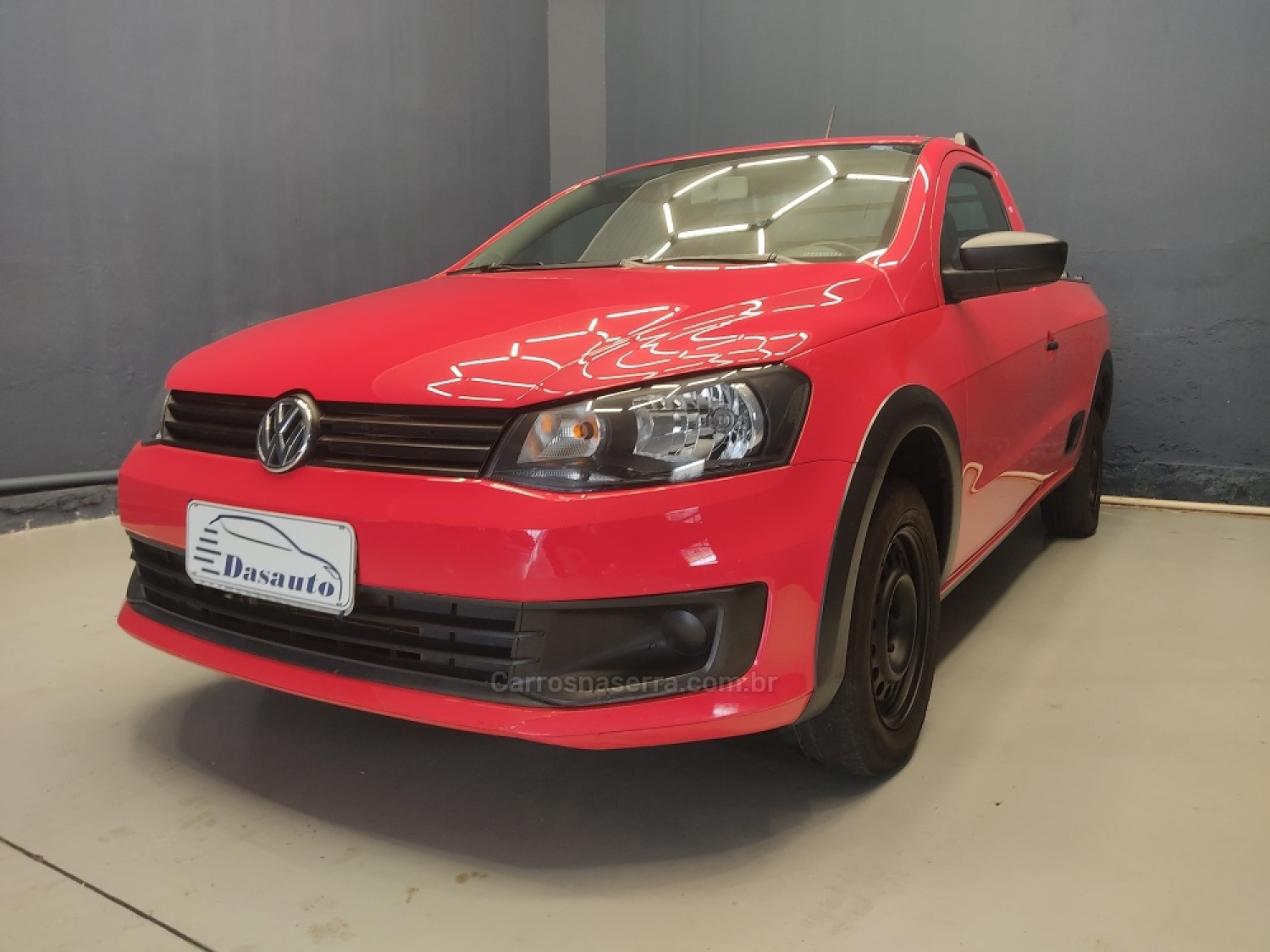 VOLKSWAGEN - SAVEIRO - 2014/2015 - Vermelha - R$ 48.000,00