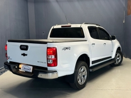 CHEVROLET - S10 - 2022/2023 - Branca - R$ 223.000,00