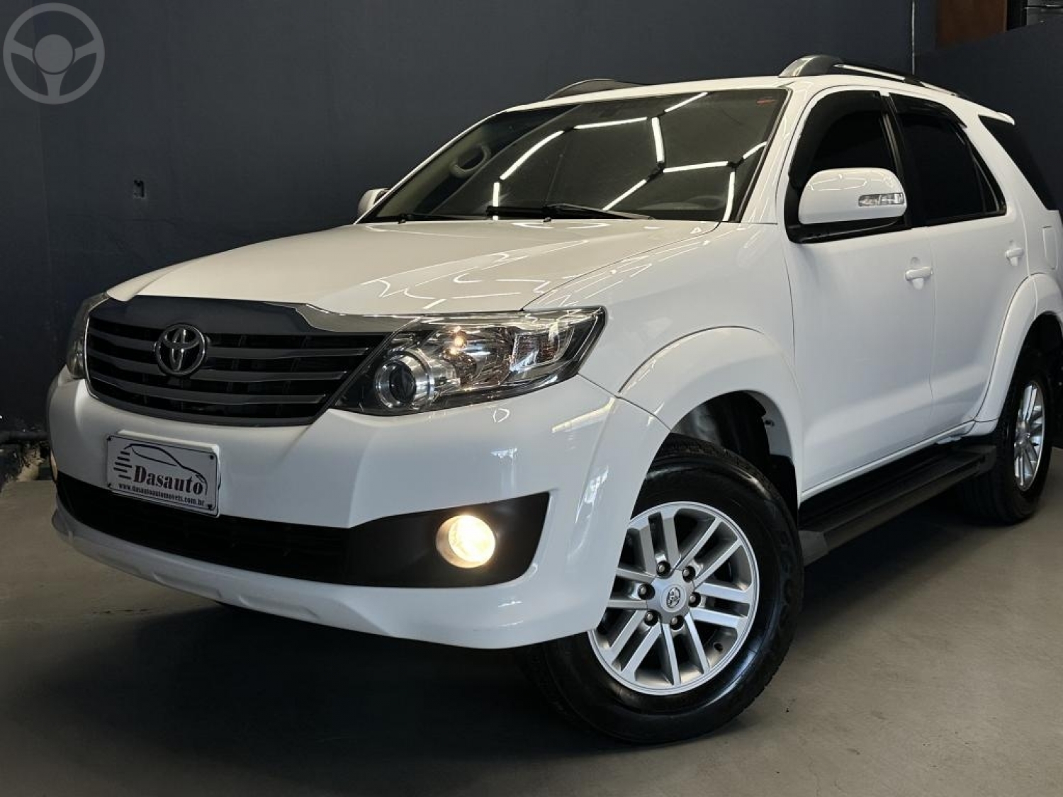 TOYOTA - HILUX SW4 2.7 SR 4X2 16V FLEX 4P AUTOMÁTICO - 2012/2013 - BRANCA - R$ 113.800,00