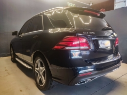 MERCEDES-BENZ - GLE 350D - 2017/2018 - Preta - R$ 228.000,00