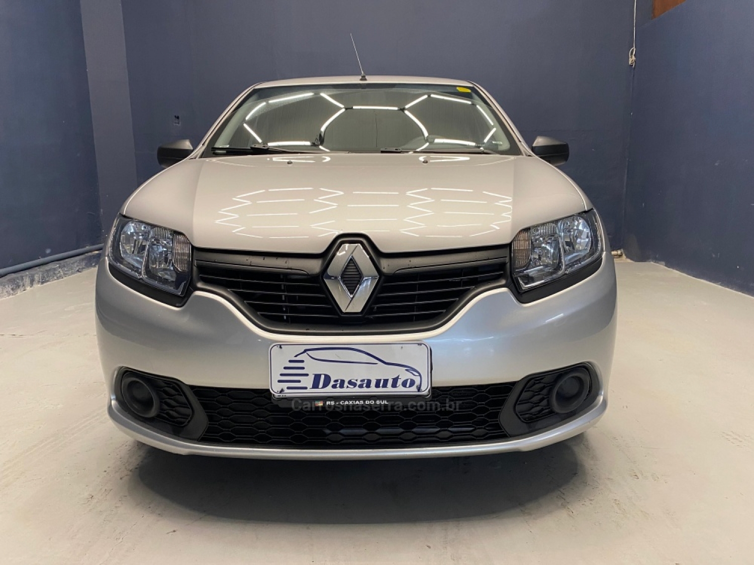 RENAULT - SANDERO - 2017/2018 - Prata - R$ 43.000,00