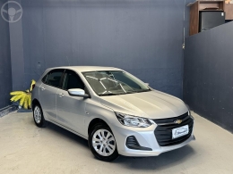 CHEVROLET - ONIX 1.0 LT 12V FLEX 4P MANUAL - 2021/2022 - PRATA - R$ 72.400,00