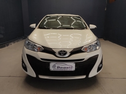 TOYOTA - YARIS - 2018/2019 - Branca - R$ 75.000,00