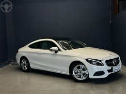 MERCEDES-BENZ - C 180 1.6 CGI COUPE 16V TURBO 2P AUTOMÁTICO - 2017/2018 - BRANCA - R$ 158.000,00