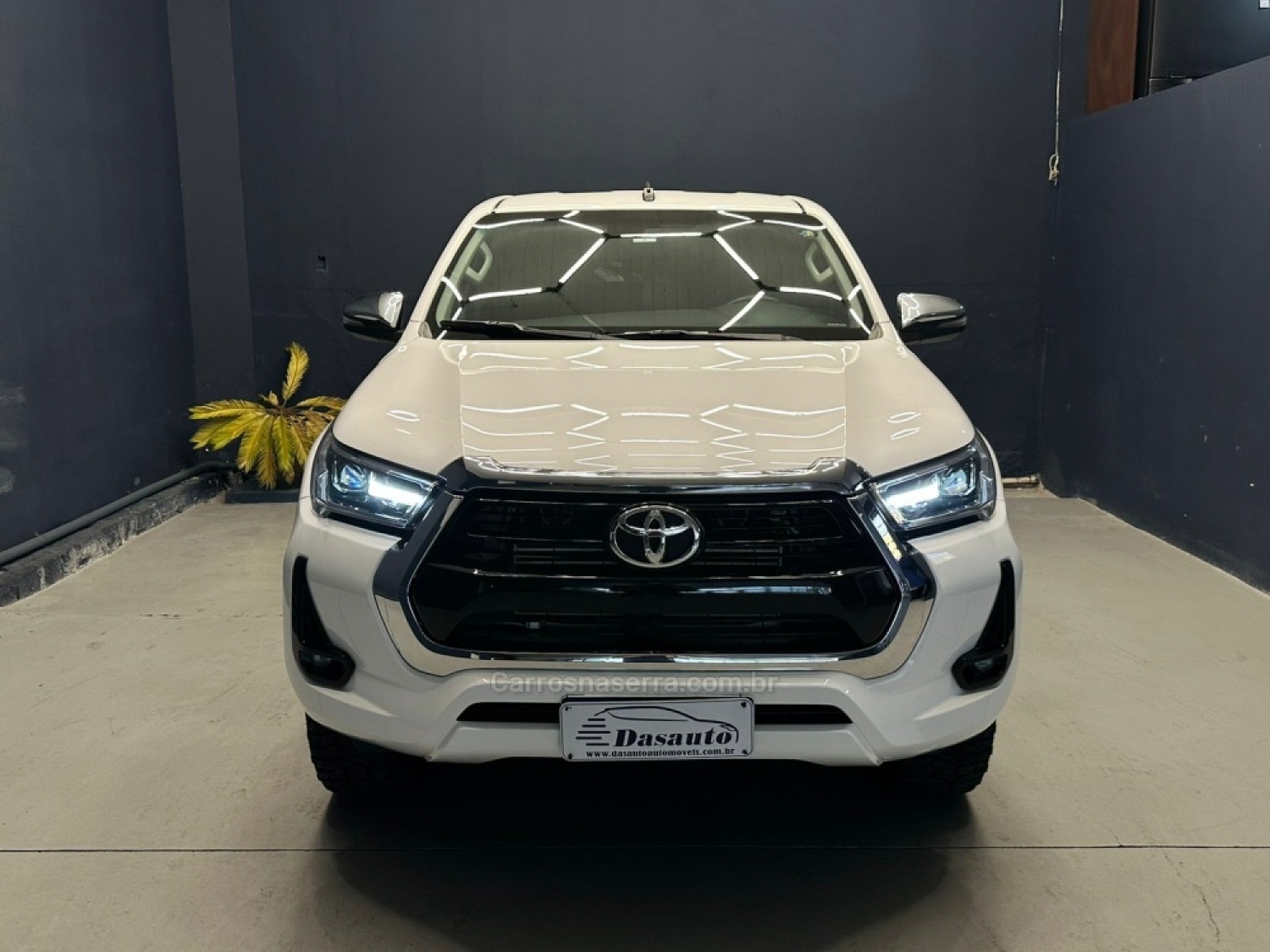 TOYOTA - HILUX - 2017/2018 - Branca - R$ 198.000,00