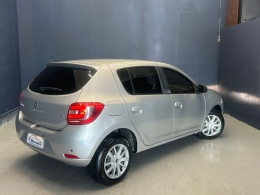 RENAULT - SANDERO - 2014/2015 - Prata - R$ 39.800,00