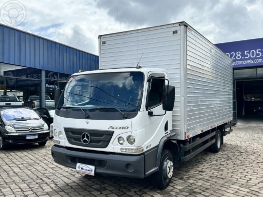 MERCEDES-BENZ - ACCELO 815 - 2015/2016 - BRANCA - R$ 268.000,00