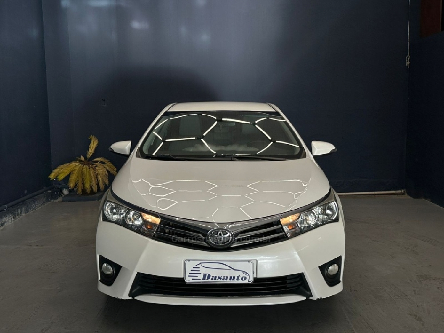 TOYOTA - COROLLA - 2015/2016 - Branca - R$ 88.000,00