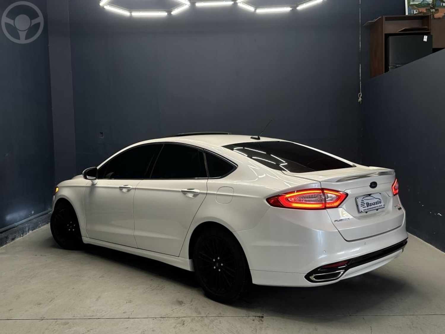 FORD - FUSION 2.0 TITANIUM FWD 16V 4P AUTOMÁTICO - 2015/2016 - BRANCA - R$ 87.800,00