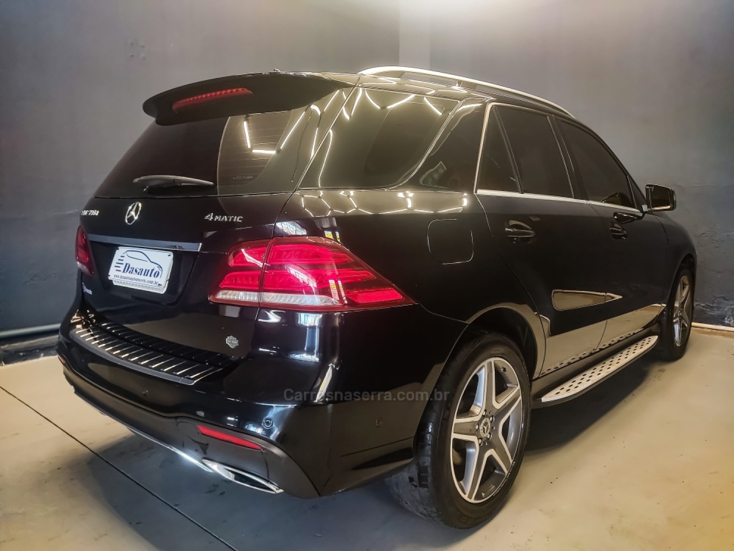 MERCEDES-BENZ - GLE 350D - 2017/2018 - Preta - R$ 228.000,00