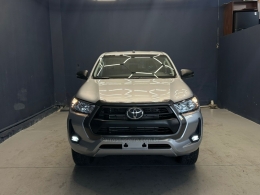 TOYOTA - HILUX - 2025/2025 - Prata - R$ 265.000,00